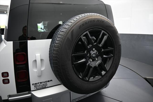 2025 Land Rover Defender 110 P300