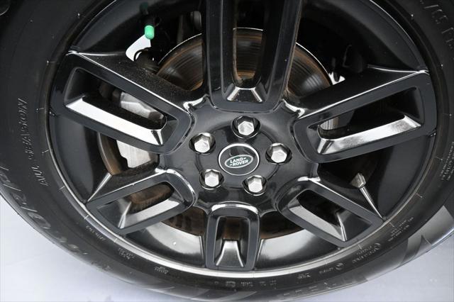 2025 Land Rover Defender 110 P300