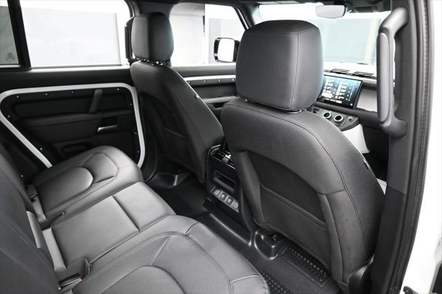 2025 Land Rover Defender 110 P300
