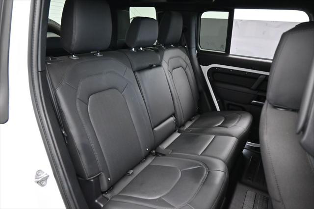 2025 Land Rover Defender 110 P300