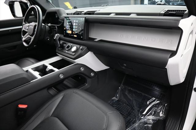 2025 Land Rover Defender 110 P300