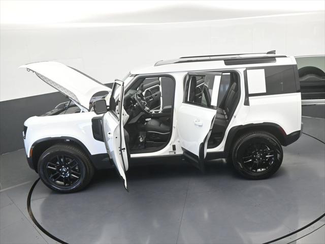 2025 Land Rover Defender 110 P300