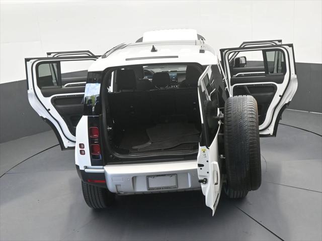 2025 Land Rover Defender 110 P300