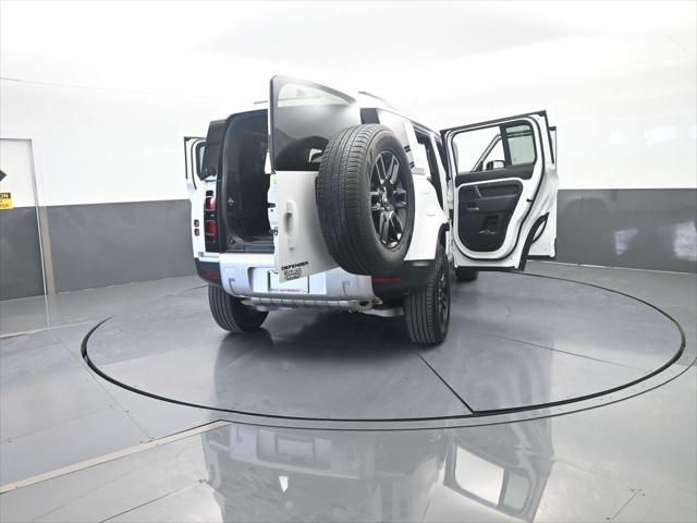 2025 Land Rover Defender 110 P300