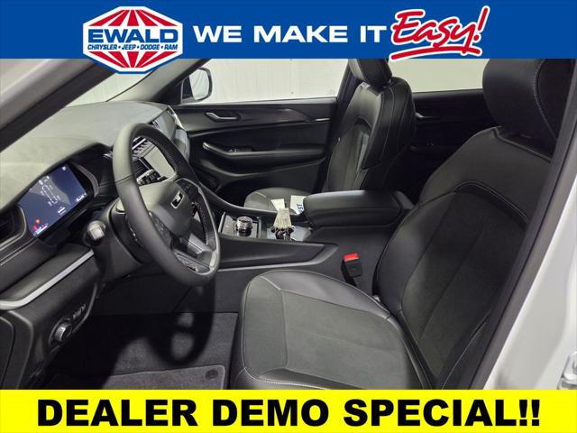 2025 Jeep Grand Cherokee L Altitude X 4x4