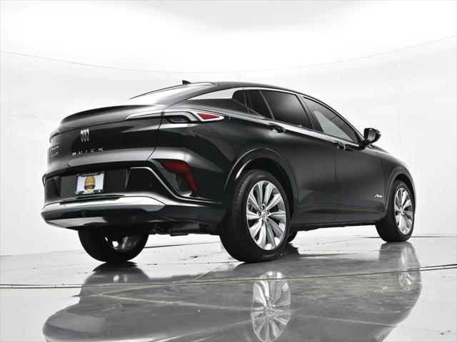 2025 Buick NV Avenir FWD