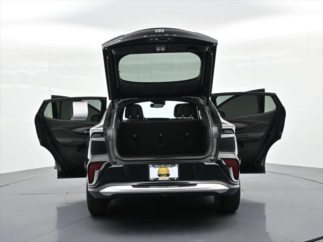 2025 Buick NV Avenir FWD
