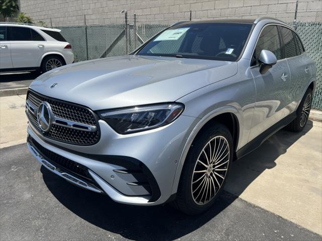 2026 Mercedes-Benz GLC GLC 300's photo