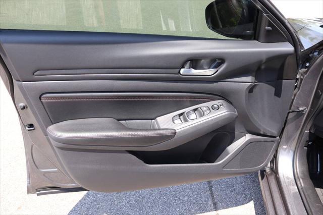 2022 Nissan Altima SR FWD