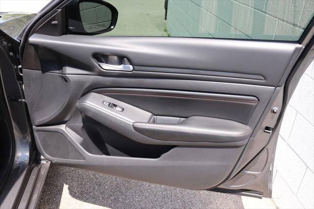 2022 Nissan Altima SR FWD