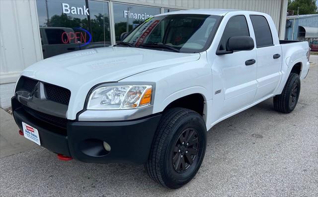 2006 Mitsubishi Raider Duro Cross V8