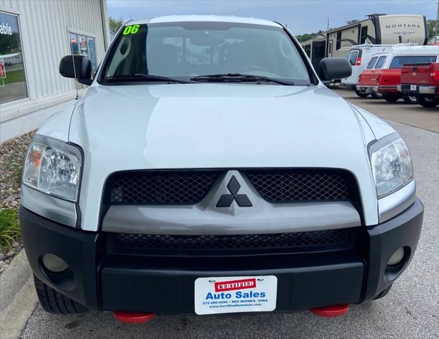2006 Mitsubishi Raider Duro Cross V8