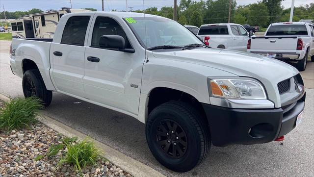 2006 Mitsubishi Raider Duro Cross V8