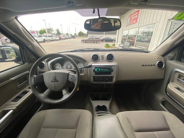2006 Mitsubishi Raider Duro Cross V8