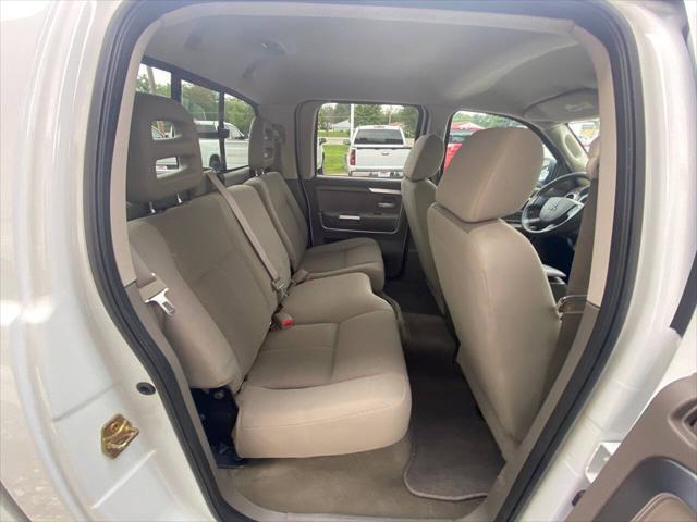 2006 Mitsubishi Raider Duro Cross V8
