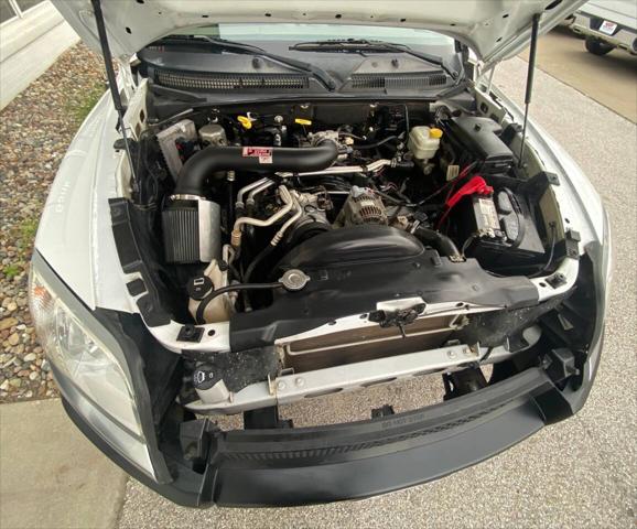 2006 Mitsubishi Raider Duro Cross V8