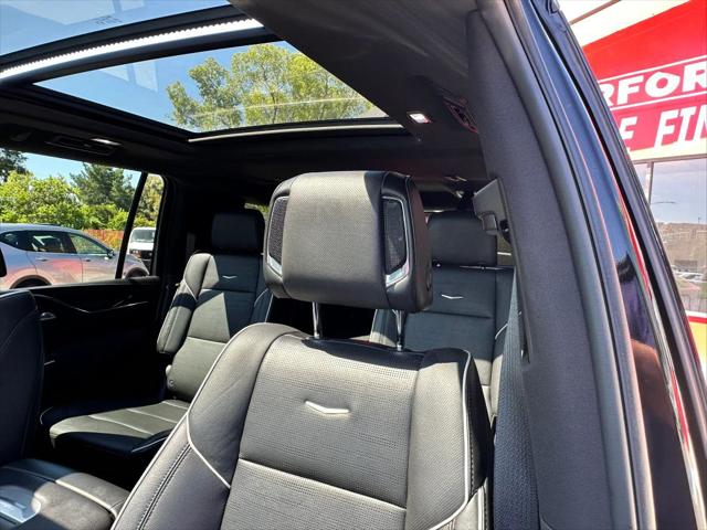 2023 Cadillac Escalade ESV 4WD Sport