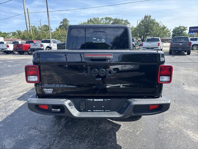 2022 Jeep Gladiator Sport