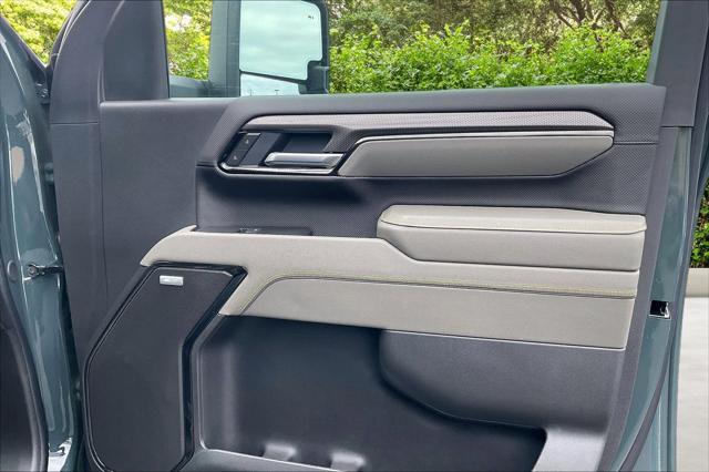 2026 Chevrolet Silverado 2500HD Crew Cab, Standard Bed, XR2, 4WD
