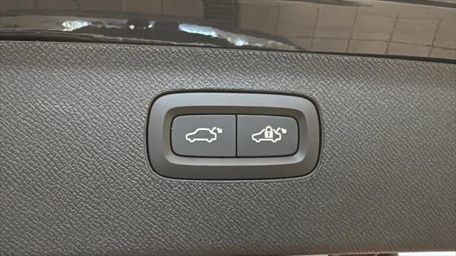 2026 Volvo XC90 Plug-In Hybrid Ultra, T8 AWD, Electric/Gasoline, Bright, 7 Seats