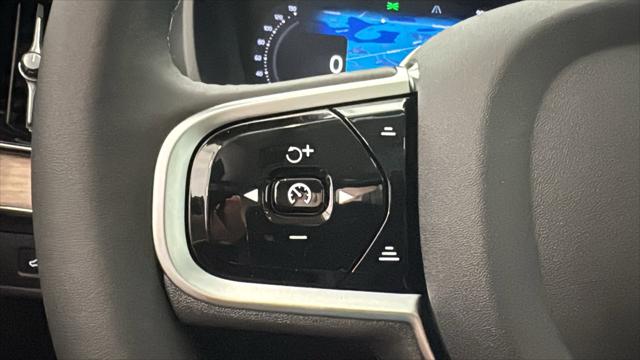 2026 Volvo XC90 Core, B5 AWD Gas (mild hybrid), Gasoline, Bright, 7 Seats