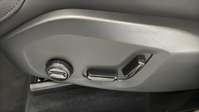 2026 Volvo XC90 Core, B5 AWD Gas (mild hybrid), Gasoline, Bright, 7 Seats