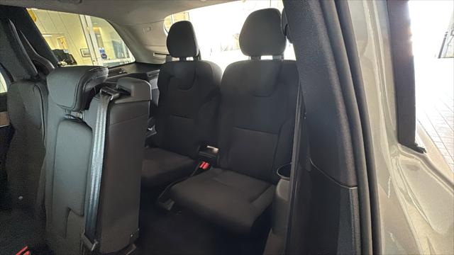 2026 Volvo XC90 Core, B5 AWD Gas (mild hybrid), Gasoline, Bright, 7 Seats