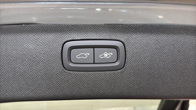2026 Volvo XC90 Core, B5 AWD Gas (mild hybrid), Gasoline, Bright, 7 Seats