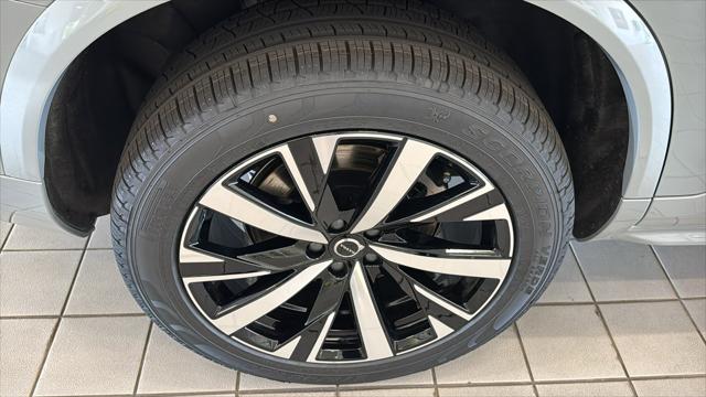 2026 Volvo XC90 Core, B5 AWD Gas (mild hybrid), Gasoline, Bright, 7 Seats