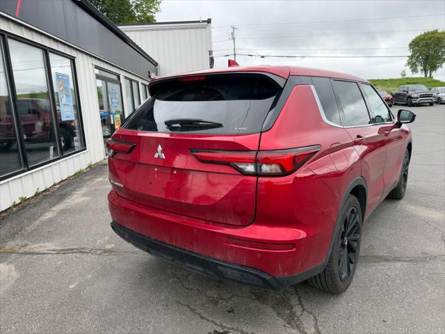 2022 Mitsubishi Outlander Unknown