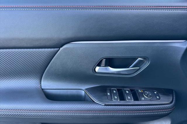 2025 Nissan Kicks SR FWD