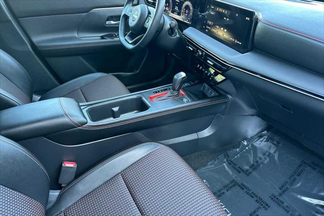 2025 Nissan Kicks SR FWD