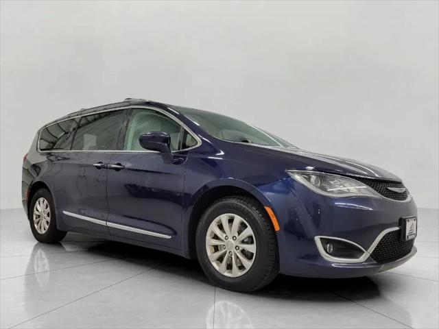 2018 Chrysler Pacifica Touring L Plus for sale in Middleton, WI