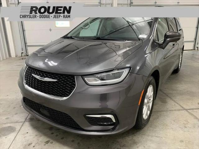 2022 Chrysler Pacifica Touring L for sale in Woodville, OH