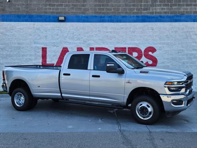 2026 RAM Ram 3500 RAM 3500 TRADESMAN CREW CAB 4X4 8 BOX