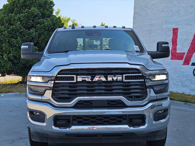 2026 RAM Ram 3500 RAM 3500 TRADESMAN CREW CAB 4X4 8 BOX