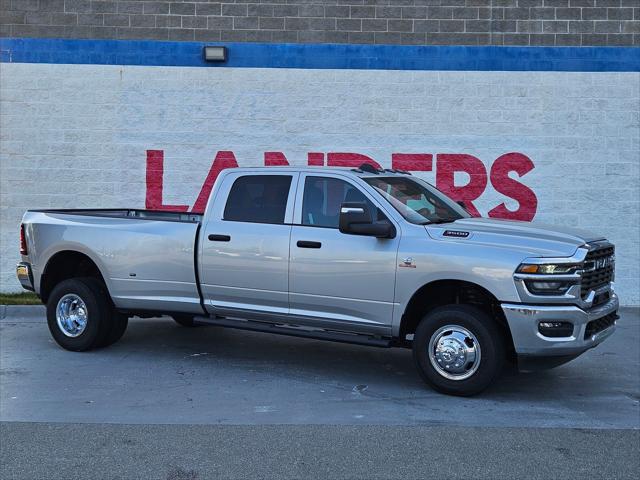 2026 RAM Ram 3500 RAM 3500 TRADESMAN CREW CAB 4X4 8 BOX