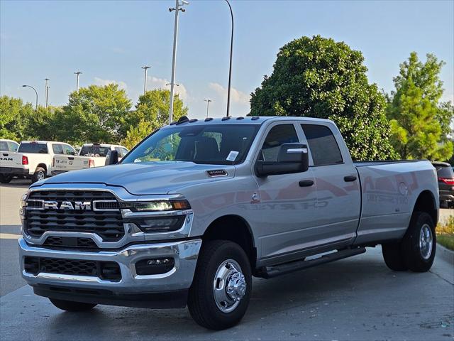 2026 RAM Ram 3500 RAM 3500 TRADESMAN CREW CAB 4X4 8 BOX