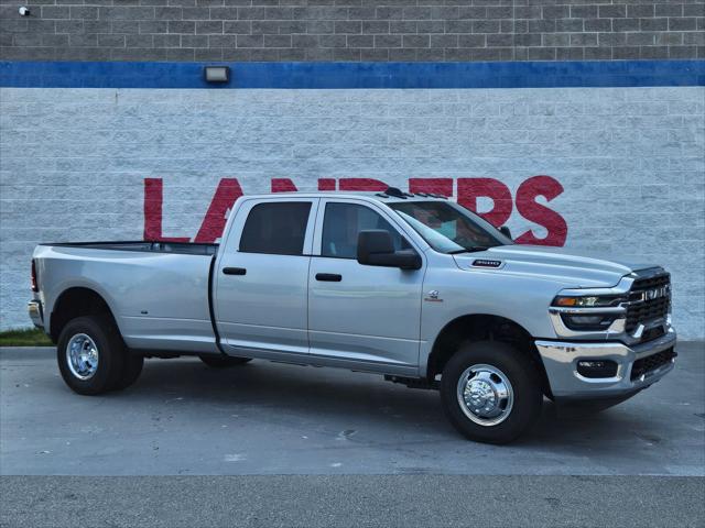 2026 RAM Ram 3500 RAM 3500 TRADESMAN CREW CAB 4X4 8 BOX