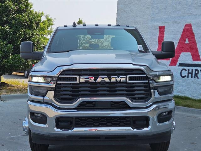 2026 RAM Ram 3500 RAM 3500 TRADESMAN CREW CAB 4X4 8 BOX