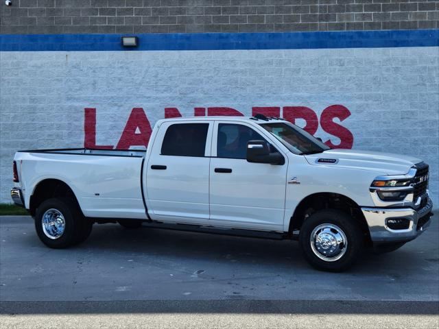 2026 RAM Ram 3500 RAM 3500 TRADESMAN CREW CAB 4X4 8 BOX