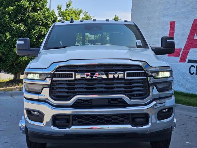 2026 RAM Ram 3500 RAM 3500 TRADESMAN CREW CAB 4X4 8 BOX