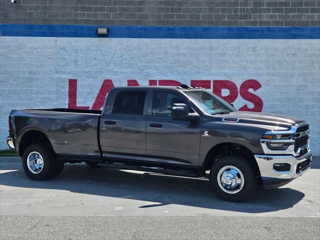 2026 RAM Ram 3500 RAM 3500 TRADESMAN CREW CAB 4X4 8 BOX