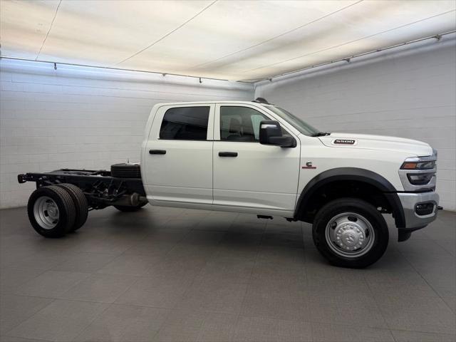 2026 RAM Ram 5500 Chassis Cab RAM 5500 TRADESMAN CHASSIS CREW CAB 4X4 60 CA