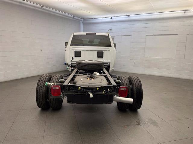 2026 RAM Ram 5500 Chassis Cab RAM 5500 TRADESMAN CHASSIS CREW CAB 4X4 84 CA
