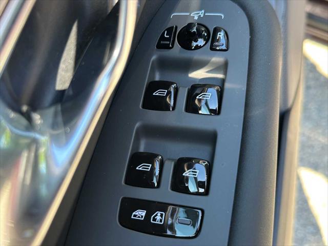 2026 Volvo XC90 Plug-In Hybrid Ultra Dark Theme, T8 AWD, Electric/Gasoline, 6 Seats