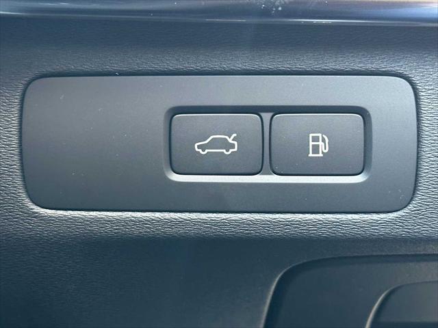 2026 Volvo XC90 Plug-In Hybrid Ultra Dark Theme, T8 AWD, Electric/Gasoline, 6 Seats