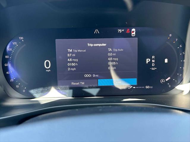 2026 Volvo XC40 Plus, B5 AWD Gas (mild hybrid), Dark