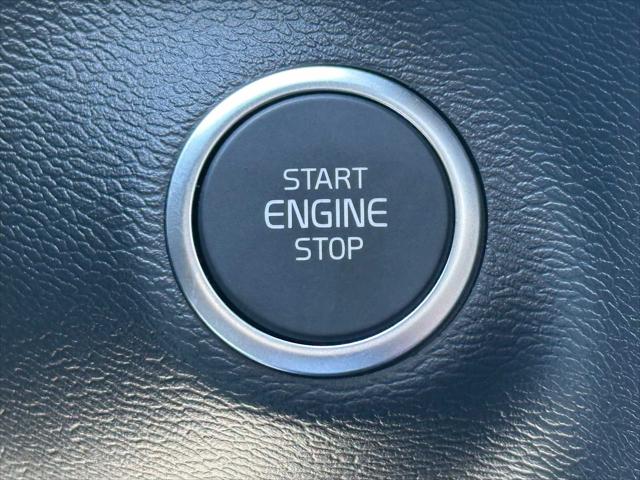 2026 Volvo XC40 Plus, B5 AWD Gas (mild hybrid), Dark