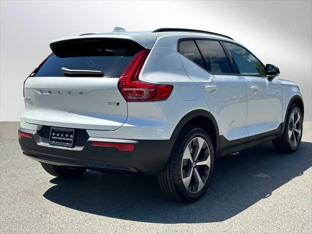 2026 Volvo XC40 Plus, B5 AWD Gas (mild hybrid), Dark